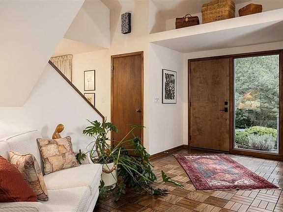 4th image of 70 Kirkwood Dr