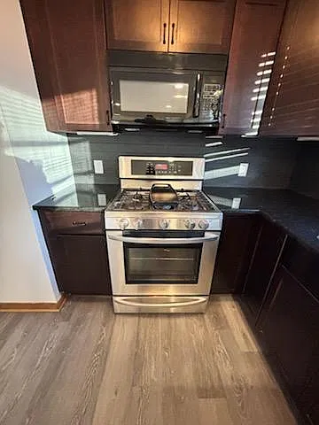 3 bed, 1176 sqft, $1,795 — Photo 2