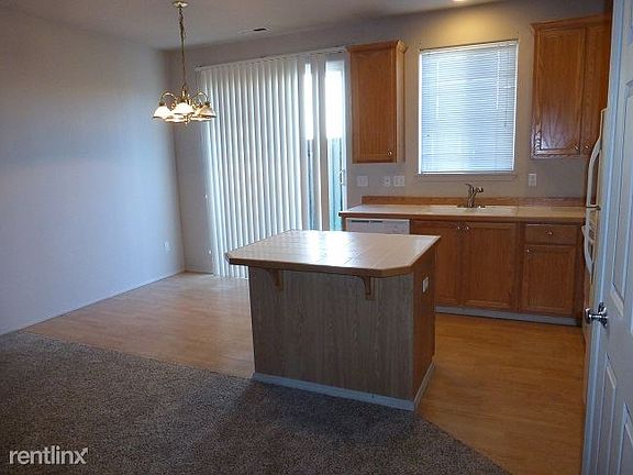 kitchen-dining area