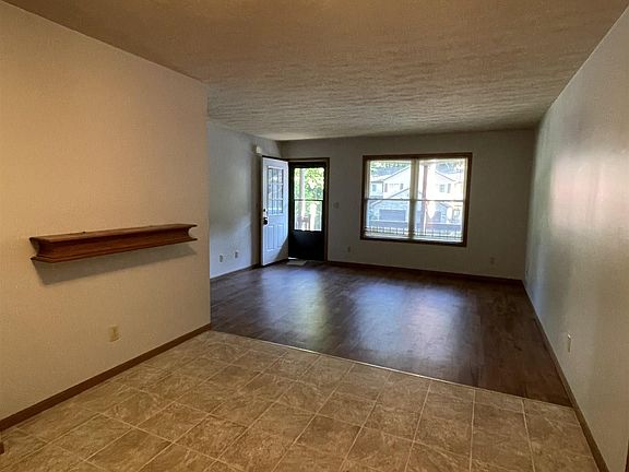 3rd image of 1014 N Forest View Dr N