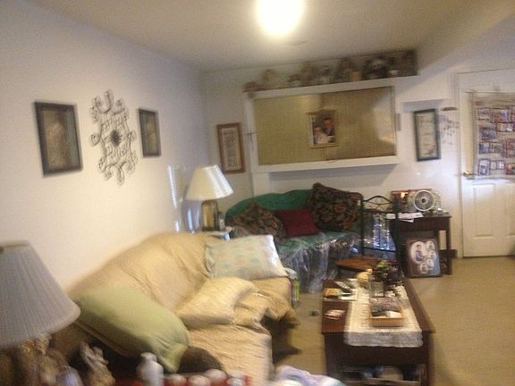 4th image of 1380 Stratford Ave