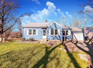 607 N 28th St, Belleville, IL 62226