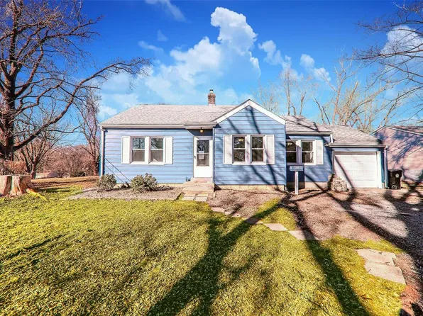 607 N 28th St, Belleville, IL 62226