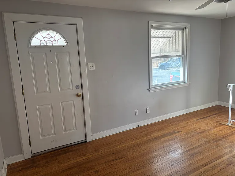309 S Oak Ave — Photo 8