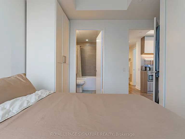 898 Portage Pkwy #5903 — Photo 13