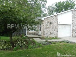 1813 Quarry Ridge Dr, Columbus, OH 43232