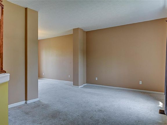 5th image of 16921 Cedar Creek Ln