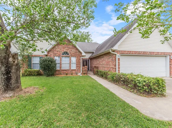 107 Longleaf Dr, Broussard, LA 70518