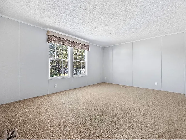 8376 Huntington Ct — Photo 10
