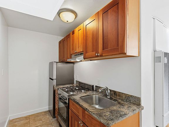 4th image of 50 Cutler Ave APT 102