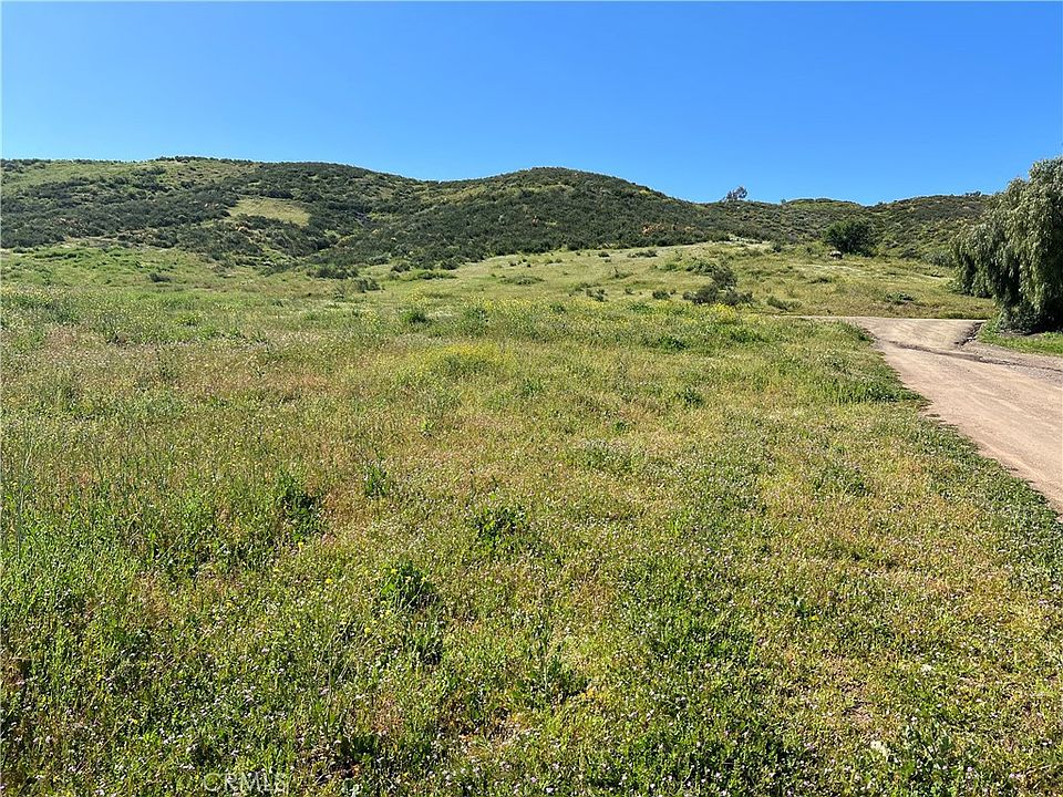 19 Strickland Ave, Lake Elsinore, CA 92530 MLS SW23049209 Zillow