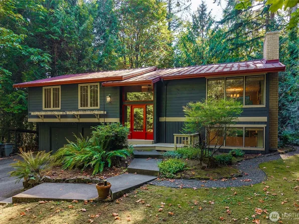 8051 NE Paulanna Lane, Bainbridge Island, WA 98110