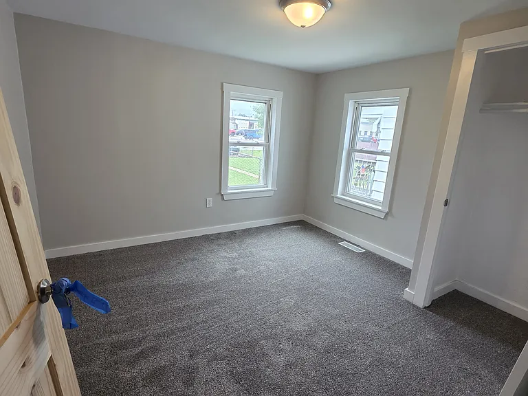 416 Pleasant St — Photo 6