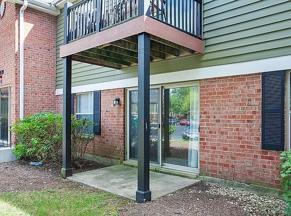 3rd image of 1539 Raymond Dr APT 104