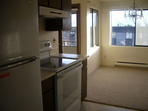 4th image of 5818 NE 70th St APT A309