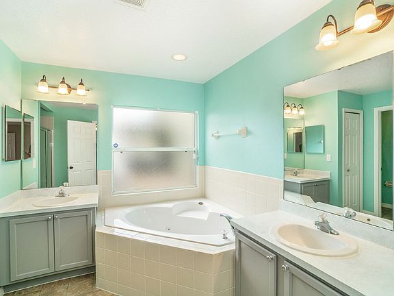 4th image of 126 Prairie Falcon Dr