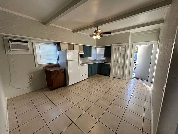 2nd image of 612 26th St W APT 1