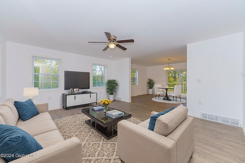 5th image of 9 Leonard Avenue