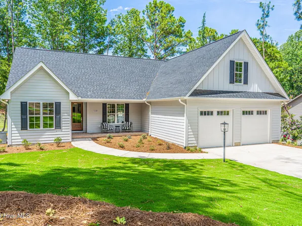 118 Berkshire Court, Seven Lakes, NC 27376