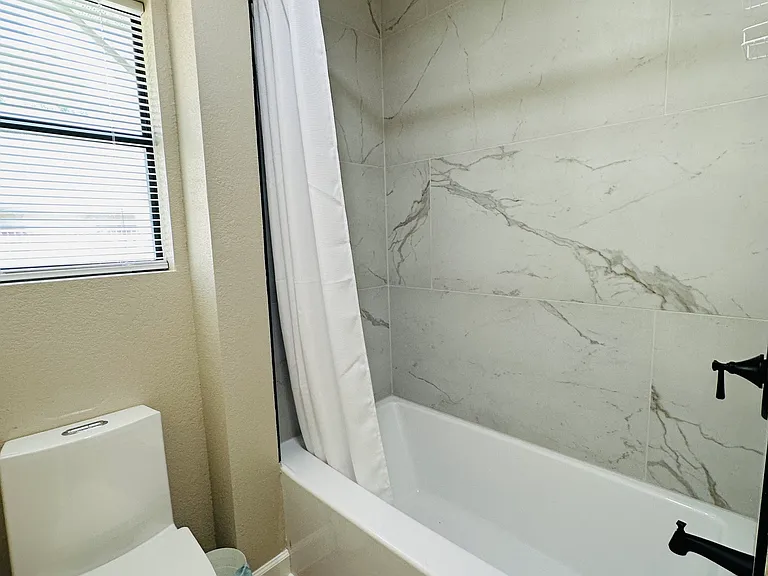 1505 N College St — Photo 27