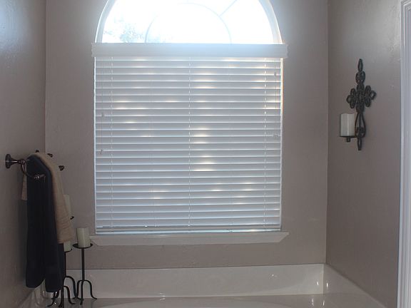 4th image of 1023 Hillwood Dr