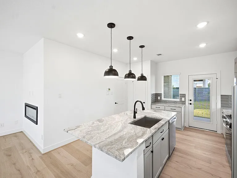 21202 Creeping Bentgrass Dr — Photo 11