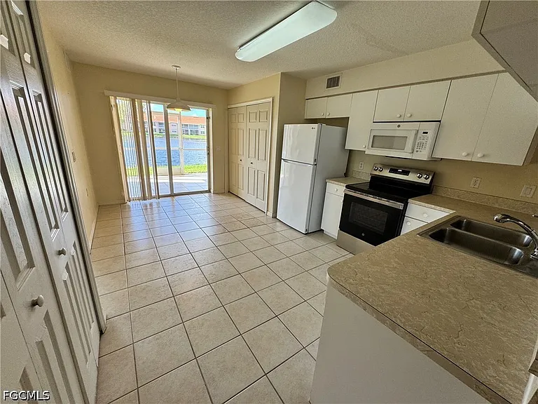 26700 Rosewood Pointe Dr #103 — Photo 2