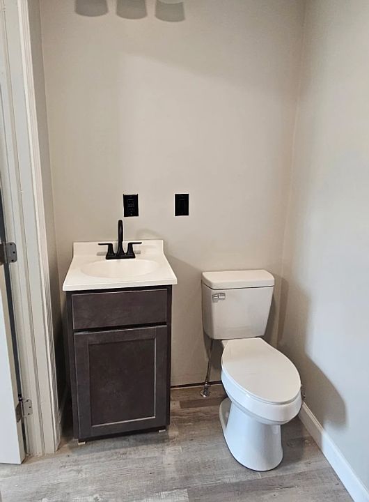 2nd image of 703 W Adams St APT 2
