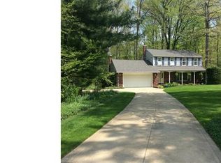 9513 Highland Dr, Brecksville, OH 44141