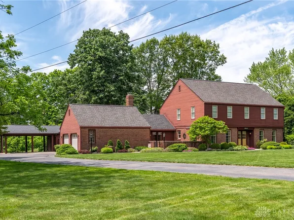 3869 Greenbriar Dr, Fairborn, OH 45324