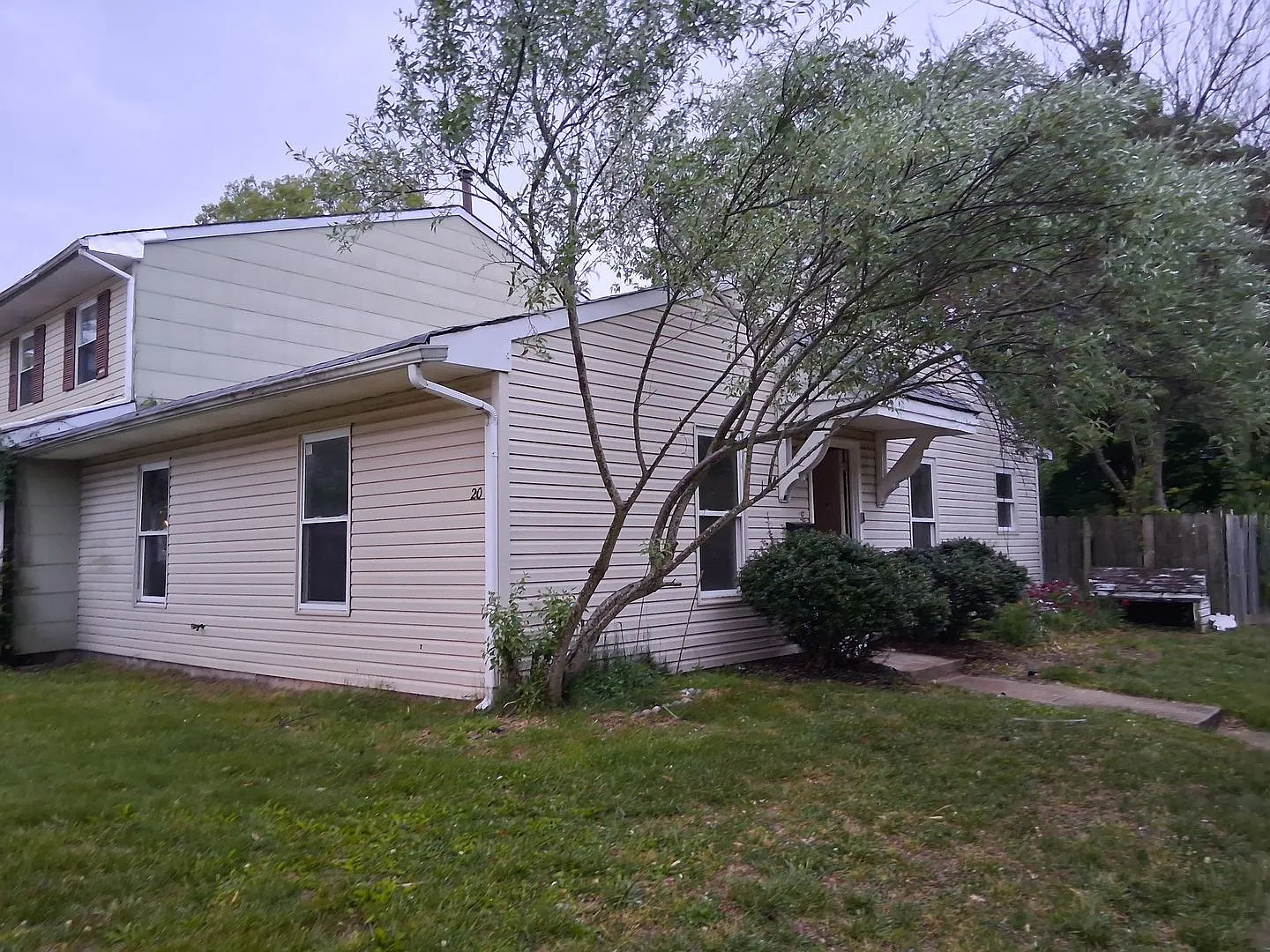 Single House For Rent $2000 — Photo 2