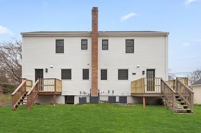 10 Grace St — Photo 17
