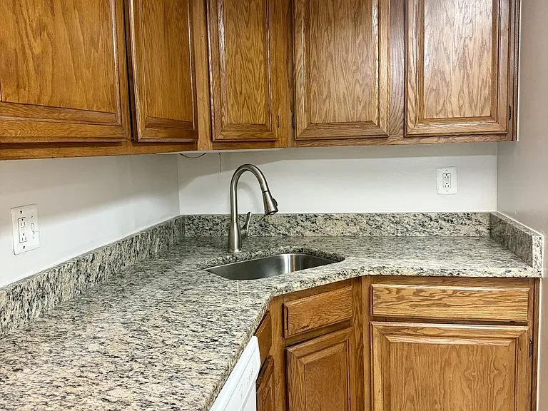 1520 Northgate Sq #11B — Photo 7