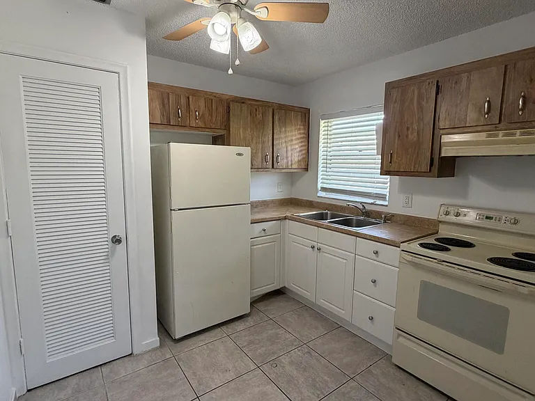 5186 NE 6th Ave #721 — Photo 3
