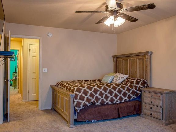 4th image of 6106 SW Meadow Well Ave