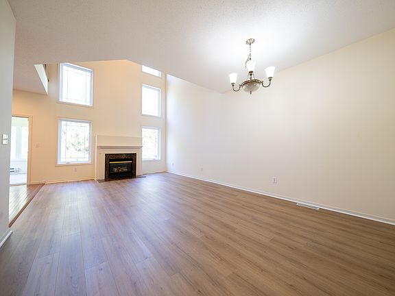 3rd image of 15523 Lilac Dr