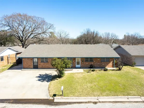 408 Willow Way, Gainesville, TX 76240