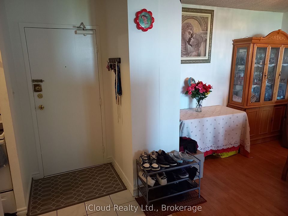 1st image of 390 Dixon Rd #806