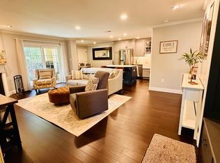 266 Valley Stream Ln, Wayne, PA 19087