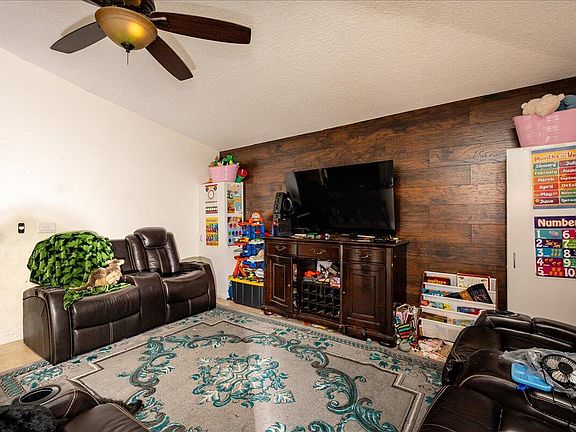 2nd image of 1433 SE Barker Lane