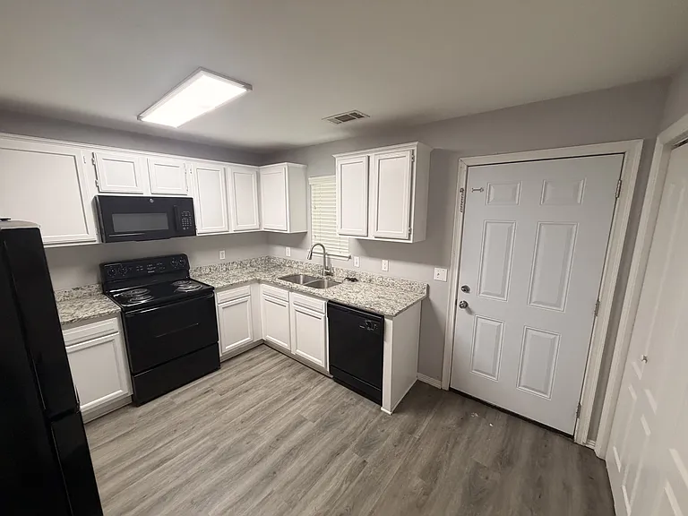 1446 W Netherland Way #3 — Photo 4