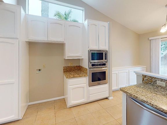 5th image of 841 Deerfield Ct