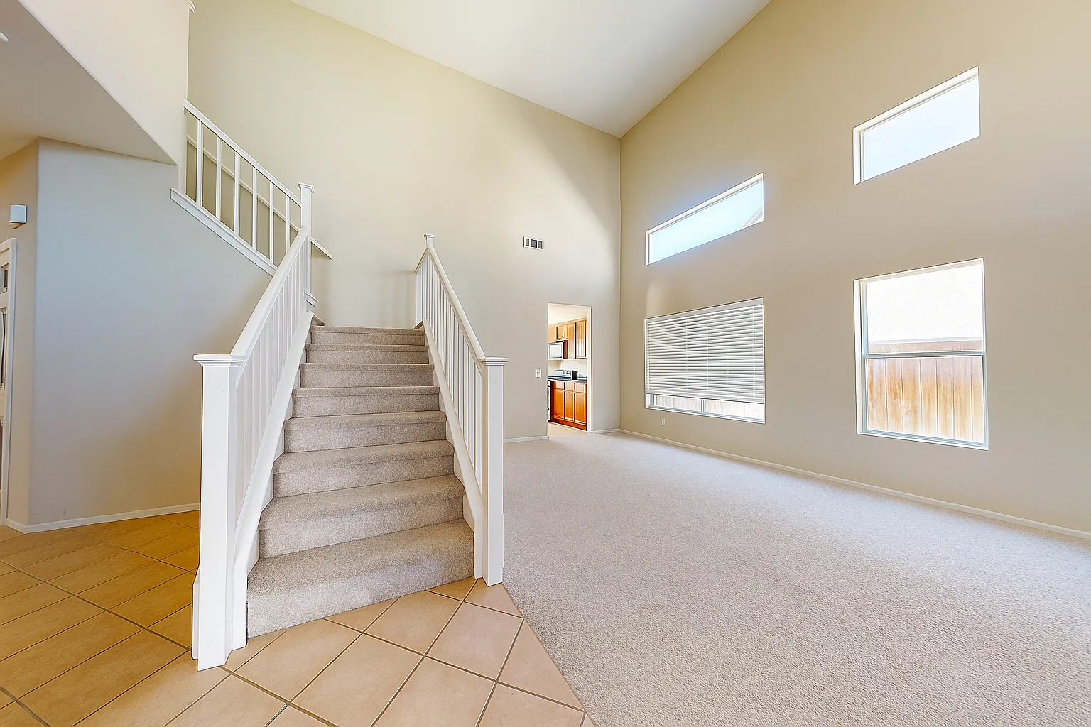 5 bed, 2.5 bath, 2600 sqft, $3,650 — Photo 1