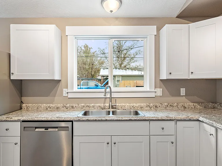 2911 W Pleasanton Ave — Photo 10