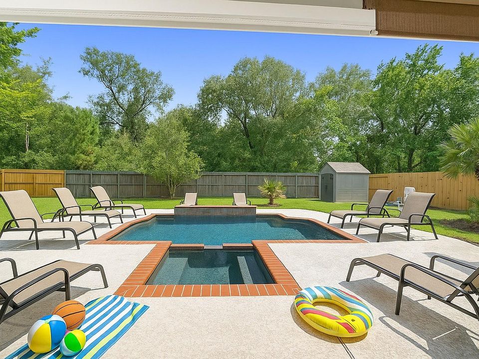 1st image of 135 Fairwind Trail Dr