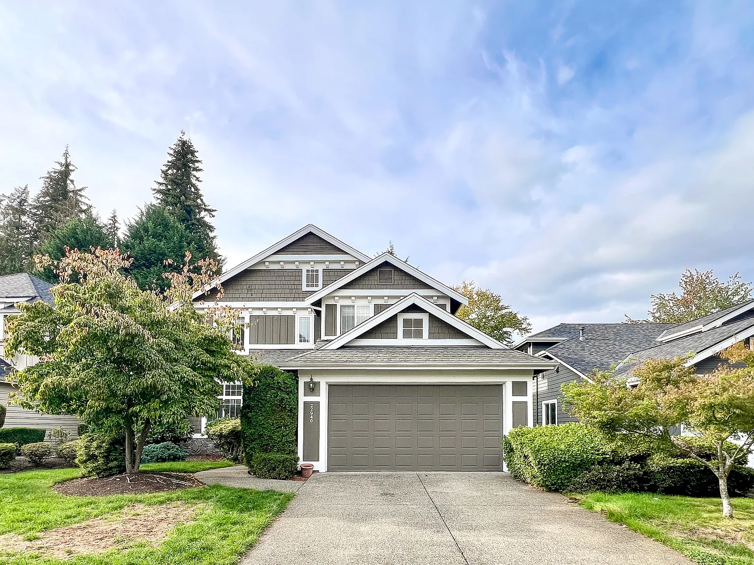 4 bed, 2.5 bath, 2510 sqft, $4,200 — Photo 1