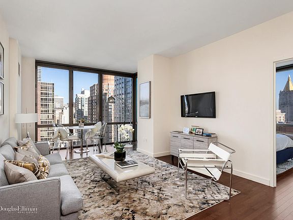 2nd image of 101 W 24th St APT 29E