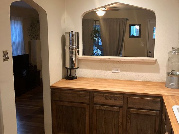 Kitchen with cutout