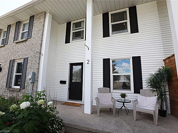 2nd image of 59 Blandford St #2