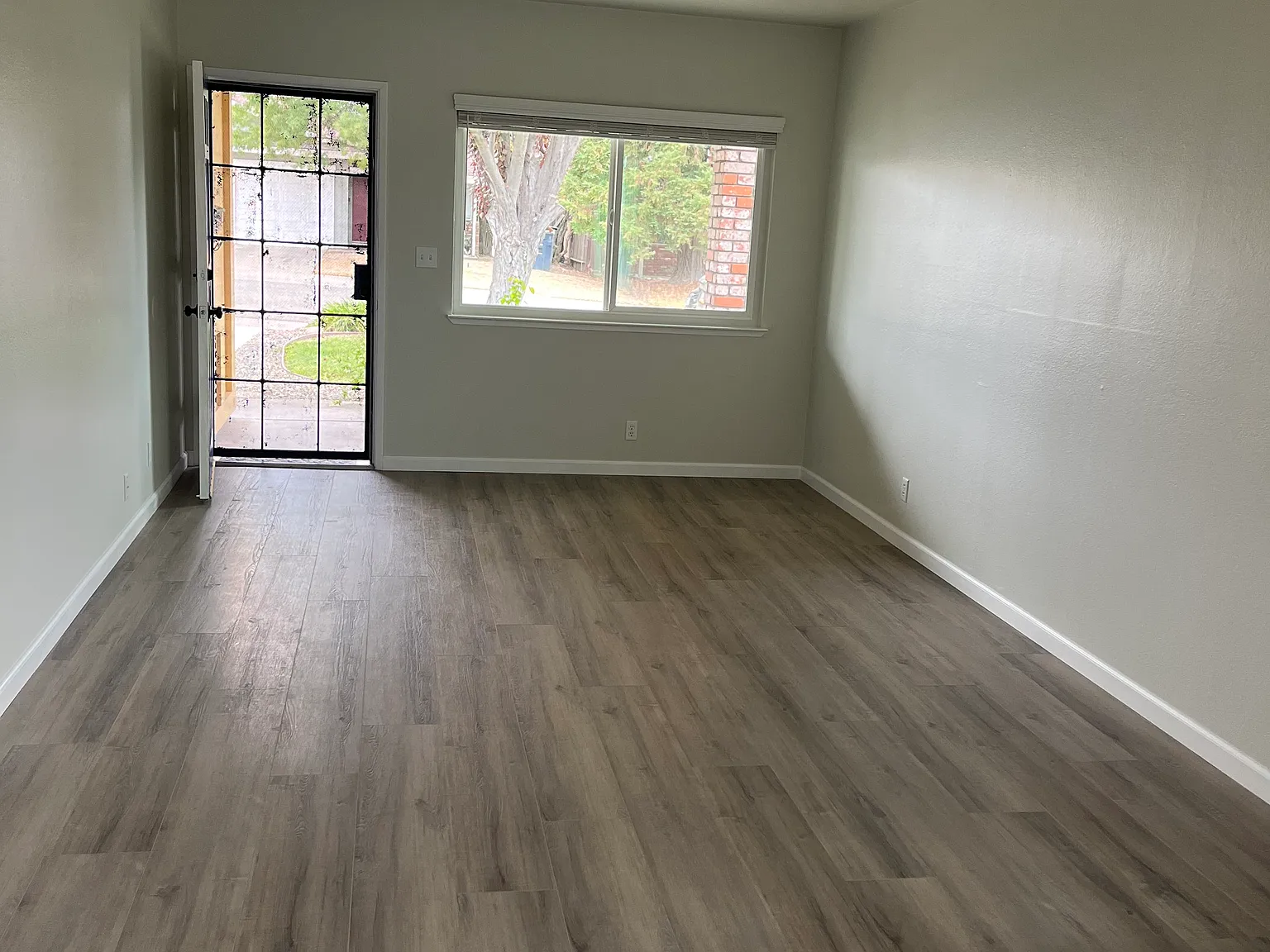 2 bed, 1000 sqft, $2,150 — Photo 3